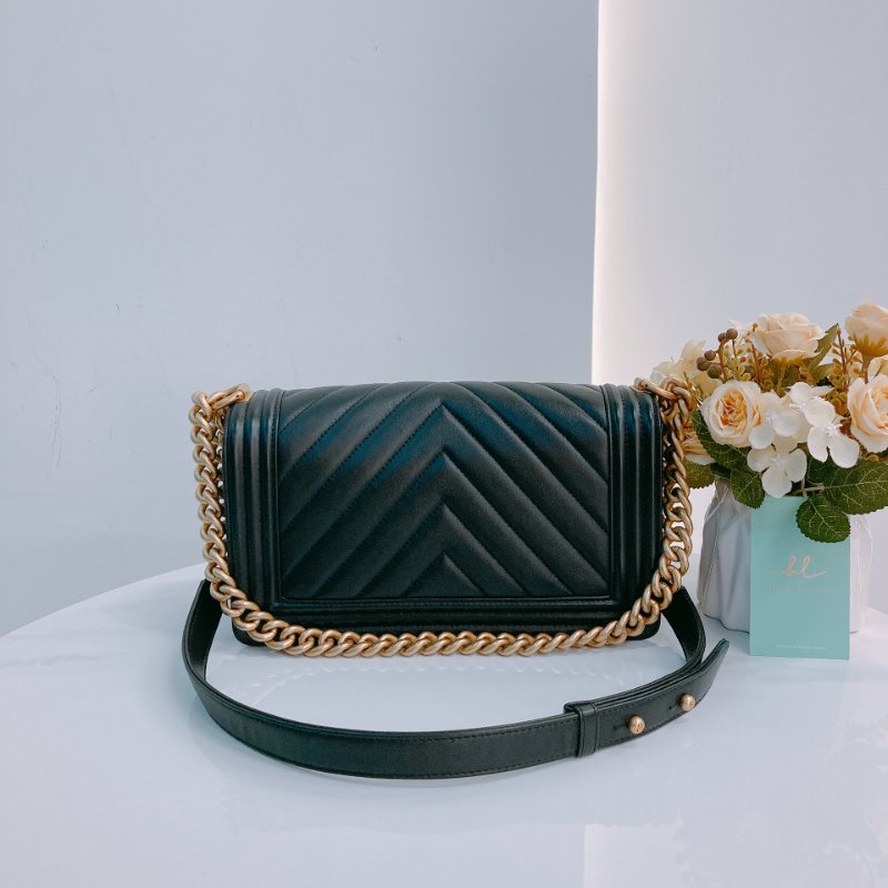 MS0435 Chanel 香奈兒 經典男孩 山羊紋 V紋 牛皮 黑金 Boy Chevron Medium Calfskin Black x GHW-1