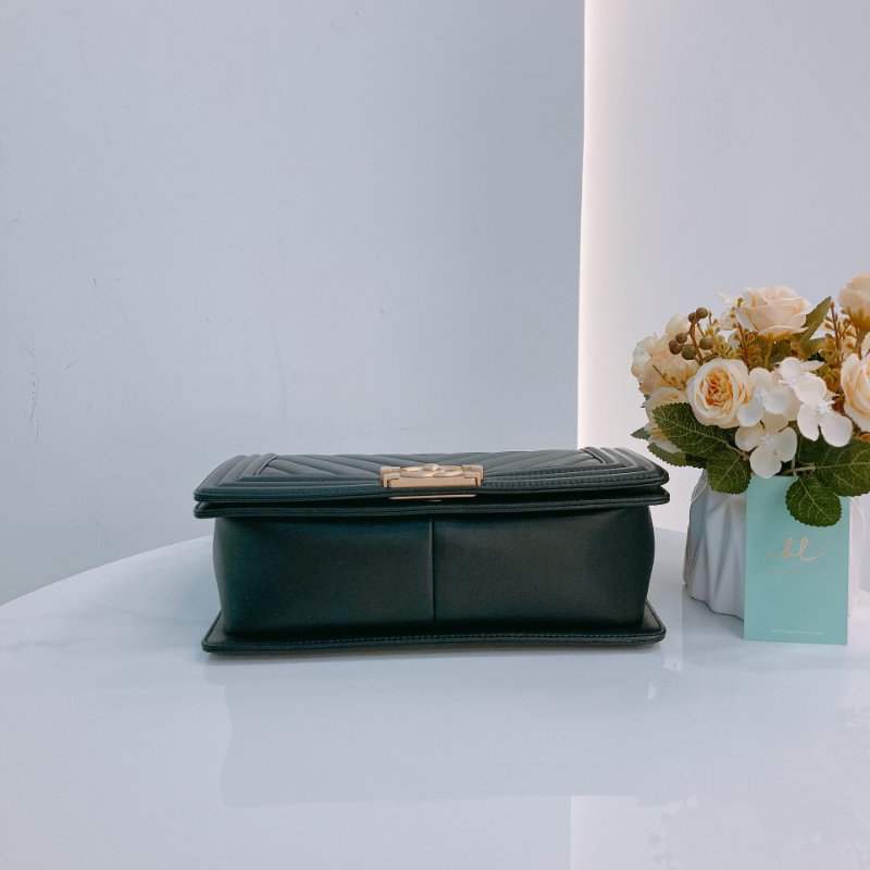 MS0435 Chanel 香奈兒 經典男孩 山羊紋 V紋 牛皮 黑金 Boy Chevron Medium Calfskin Black x GHW-4