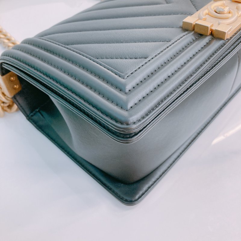 MS0435 Chanel 香奈兒 經典男孩 山羊紋 V紋 牛皮 黑金 Boy Chevron Medium Calfskin Black x GHW-5