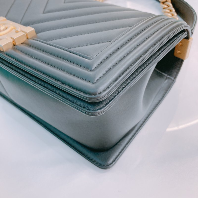 MS0435 Chanel 香奈兒 經典男孩 山羊紋 V紋 牛皮 黑金 Boy Chevron Medium Calfskin Black x GHW-6