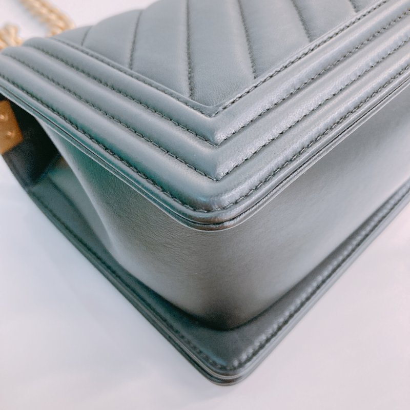 MS0435 Chanel 香奈兒 經典男孩 山羊紋 V紋 牛皮 黑金 Boy Chevron Medium Calfskin Black x GHW-7