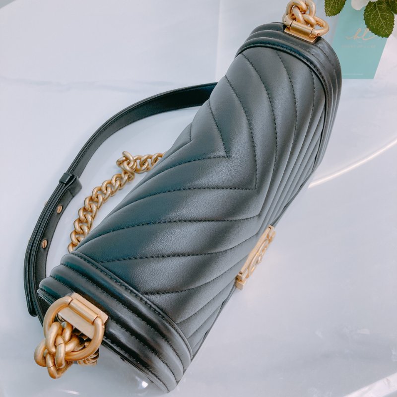 MS0435 Chanel 香奈兒 經典男孩 山羊紋 V紋 牛皮 黑金 Boy Chevron Medium Calfskin Black x GHW-9