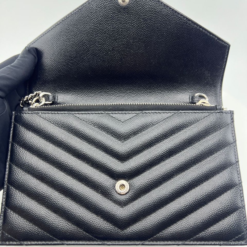 圣罗兰黑金 V 纹单肩斜挎包-5