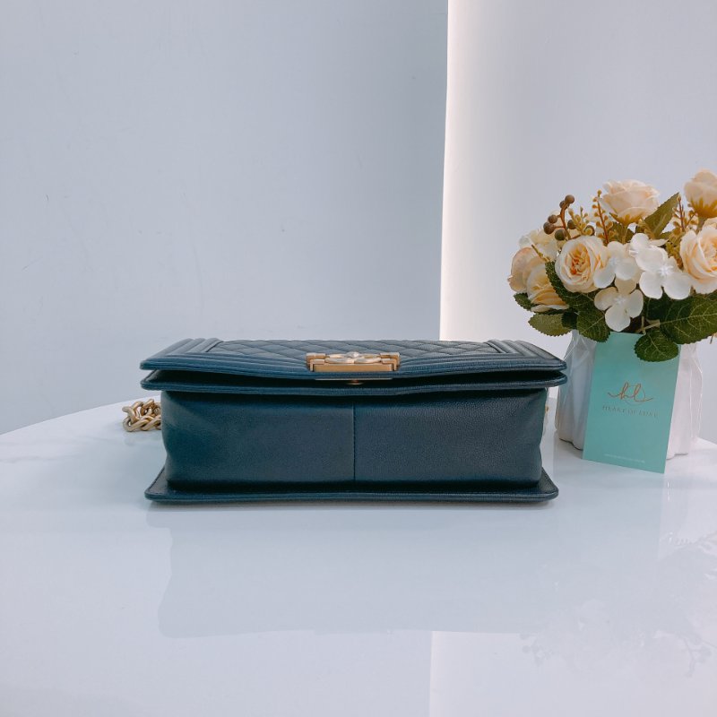 MS0436 Chanel 香奈兒 男孩 中號 魚子醬 荔枝紋 牛皮 軍藍色 金扣 Boy Medium Caviar Navy x GHW-4