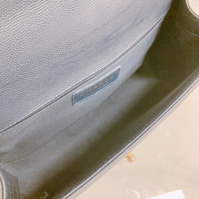 MS0436 Chanel 香奈兒 男孩 中號 魚子醬 荔枝紋 牛皮 軍藍色 金扣 Boy Medium Caviar Navy x GHW-13