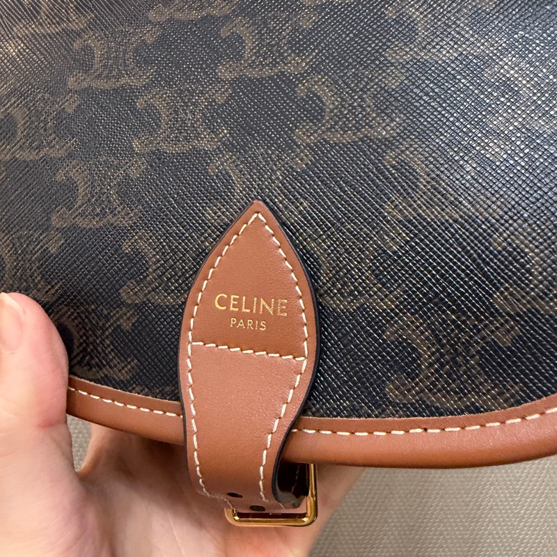 Celine PVC咖牛皮金釦中型斜背馬鞍包-1
