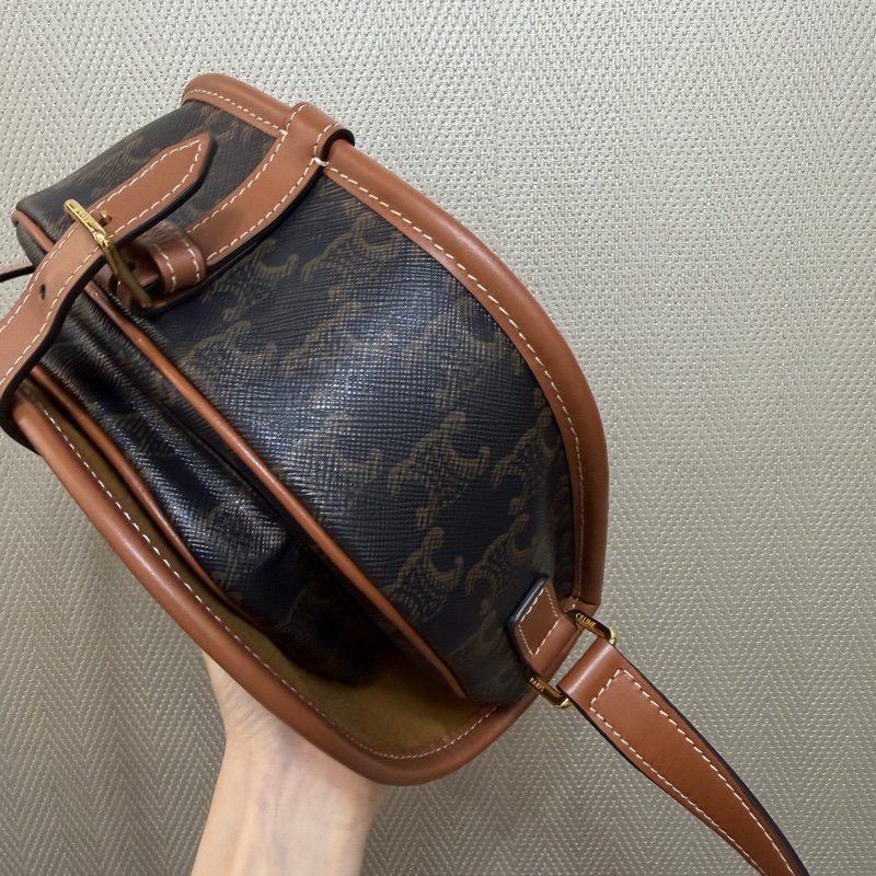Celine PVC咖牛皮金釦中型斜背馬鞍包-8