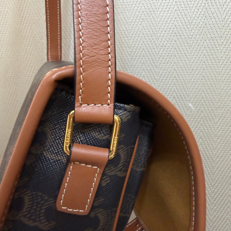 Celine PVC咖牛皮金釦中型斜背馬鞍包-14