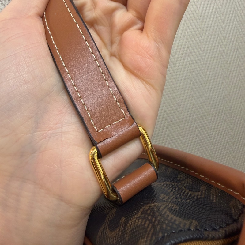 Celine PVC咖牛皮金釦中型斜背馬鞍包-17