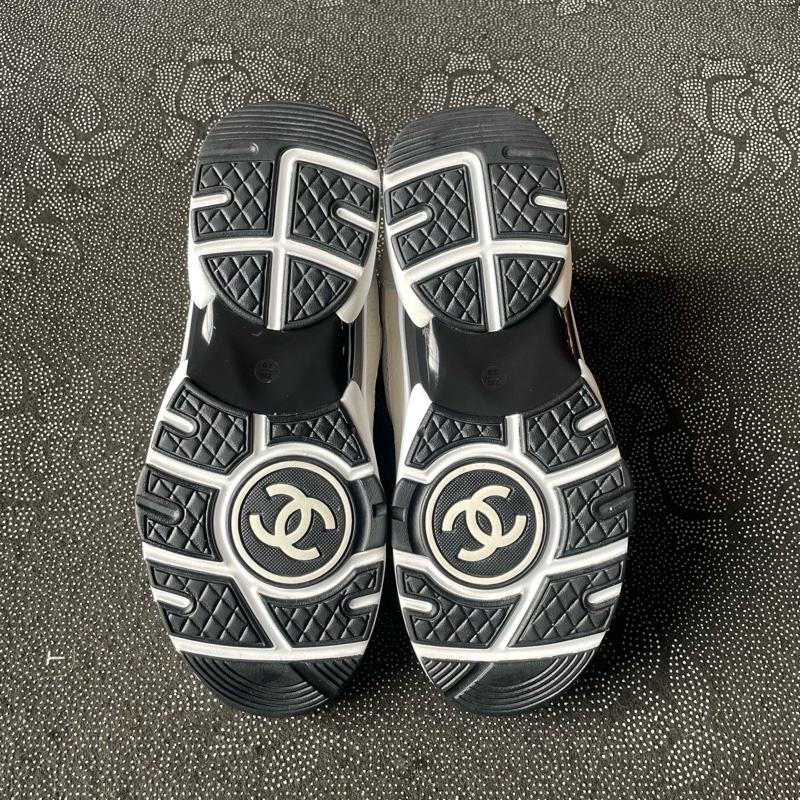 98 新 chanel米白黑運動鞋36.5碼無盒，成色充新輕微磨損-3