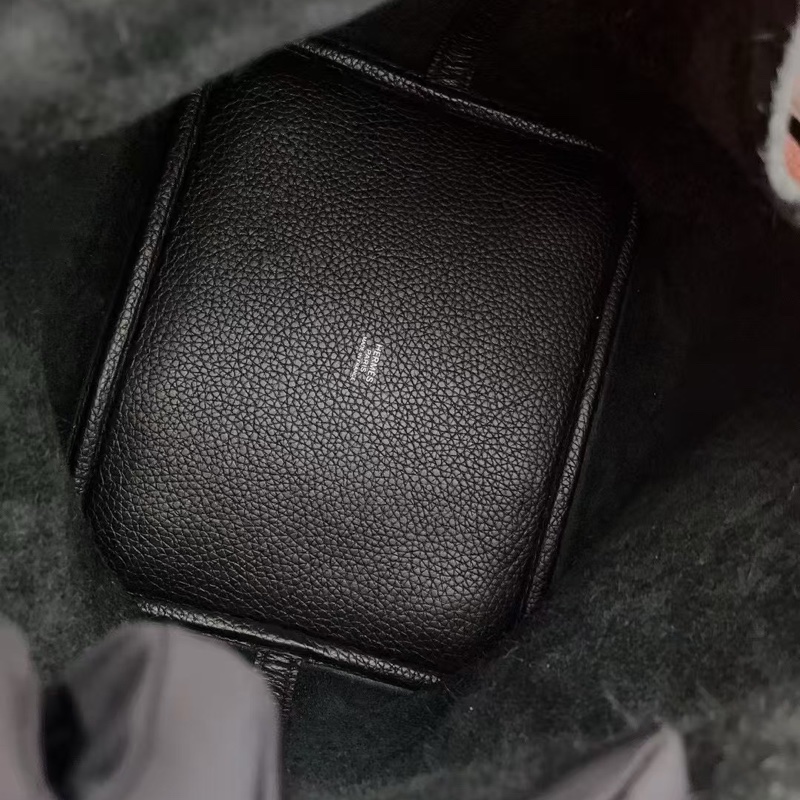 【全新品】Hermes愛馬仕 黑銀手提包水桶包picotin22 Z刻-6