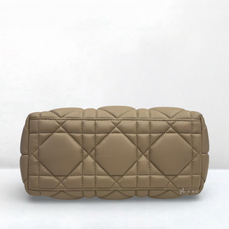 DIOR包包 Travel Nomad大籐格紋裸色小牛皮中型手拿包S5554OMIG_M900-4