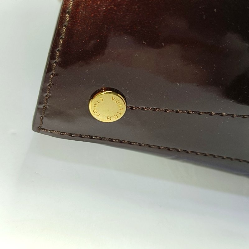 LOUIS VUITTON酒紅色漆皮老花壓紋單肩包金色五金-10