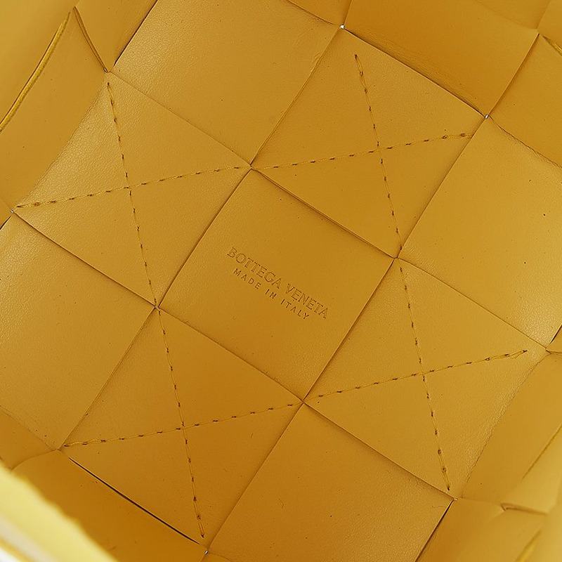 BOTTEGA VENETA 卡帶桶包 7421-8