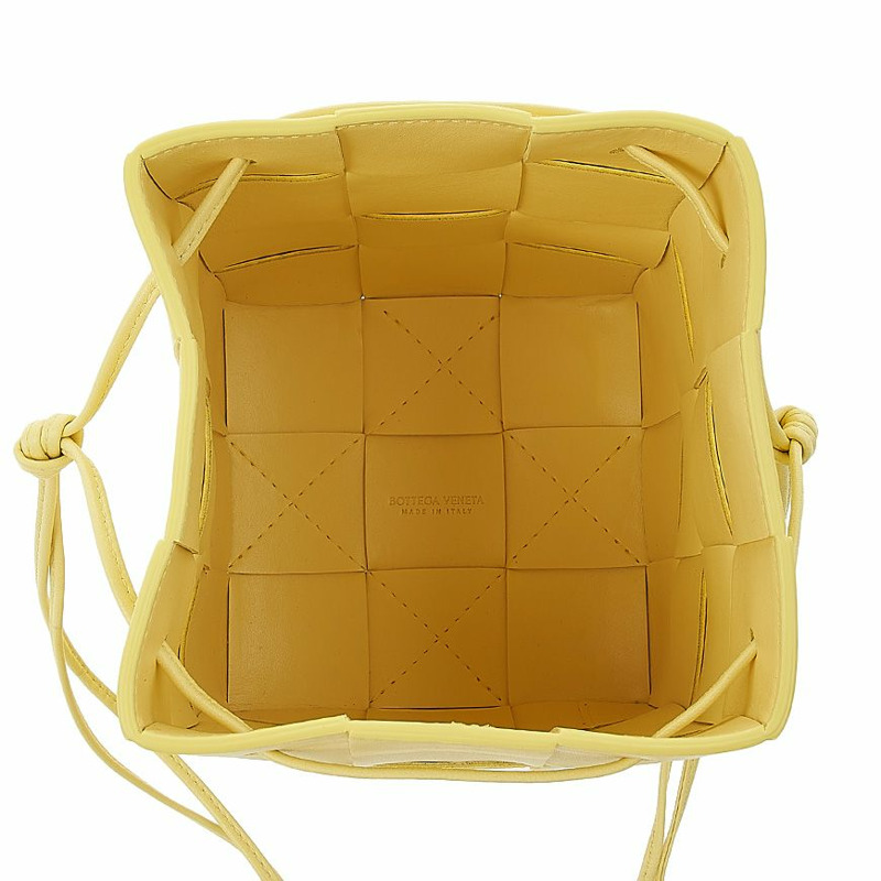 BOTTEGA VENETA 卡帶桶包 7421-9