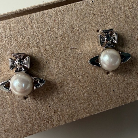 Vivienne Westwood🪐 珍珠耳環balbina earrings