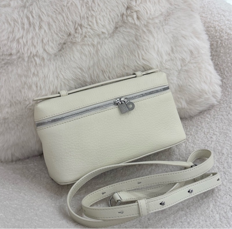 【全🆕】Loro Piana ExtraPocket L19 拉鍊開合粒面小 牛皮 單肩手提包 細語白色-0