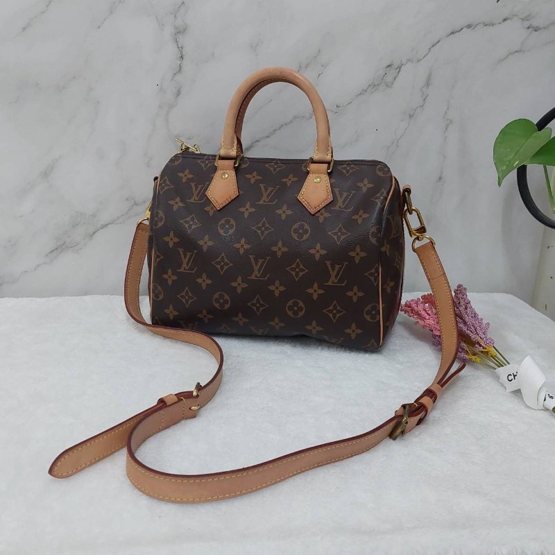 LV 🎀現品拍照🎀speedy25cm (有背帶款) 荖花波士頓包~二手-18