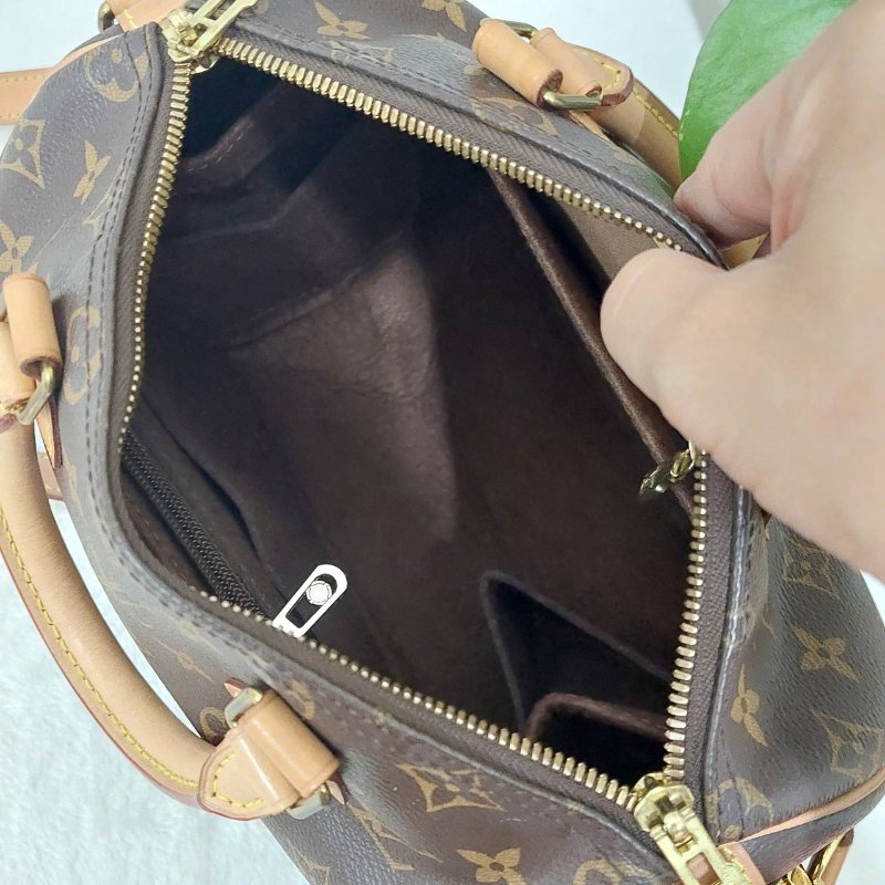 LV 🎀現品拍照🎀speedy25cm (有背帶款) 荖花波士頓包~二手-35