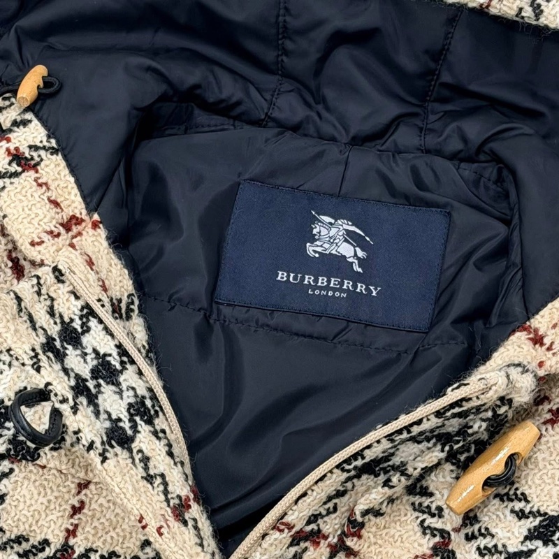 BURBERRY 倫敦 連帽經典格紋牛角扣內裏鋪棉毛料大衣(厚款)-8