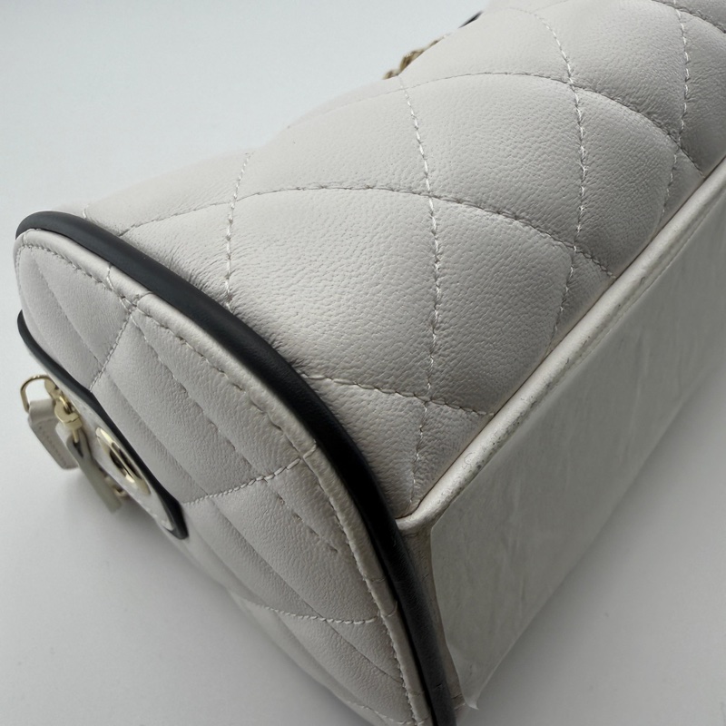 香奈兒白金保齡球手提單肩包-8