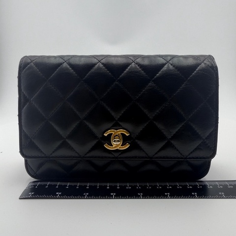 香奈兒黑金 Woc 單肩斜挎包