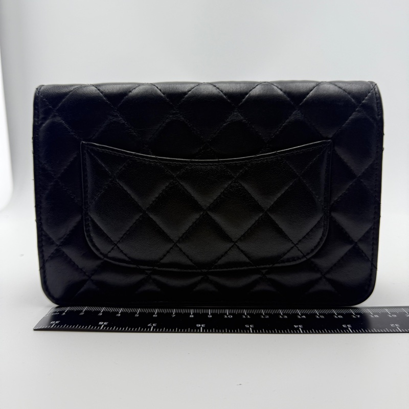 香奈兒黑金 Woc 單肩斜挎包-11