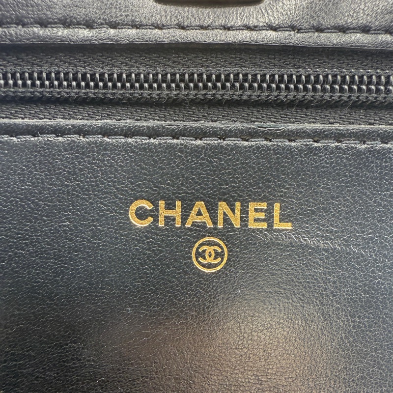 香奈兒黑金 Woc 單肩斜挎包-17