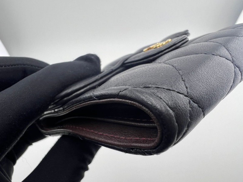 香奈兒黑金菱格紋錢包-11