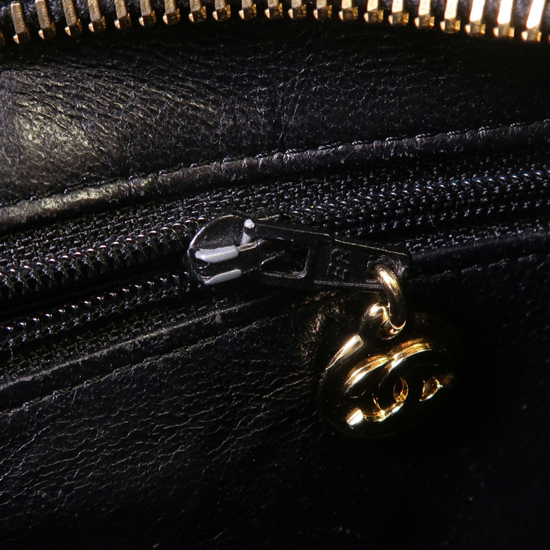 CHANEL 牛皮皮革Handbag金扣手挽袋-16