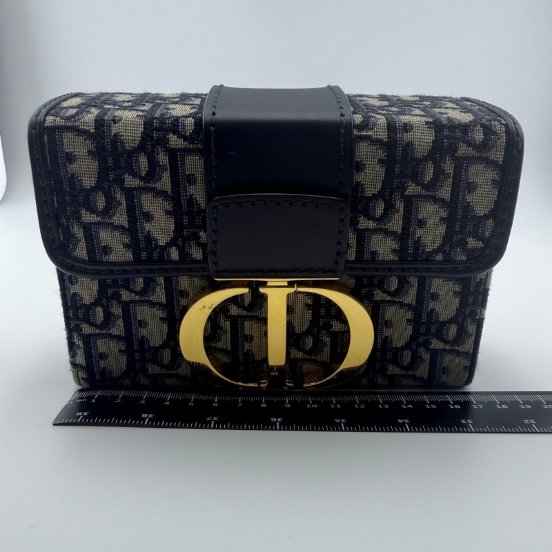 迪奧老花刺繡金扣蒙田單肩斜挎盒子包-10