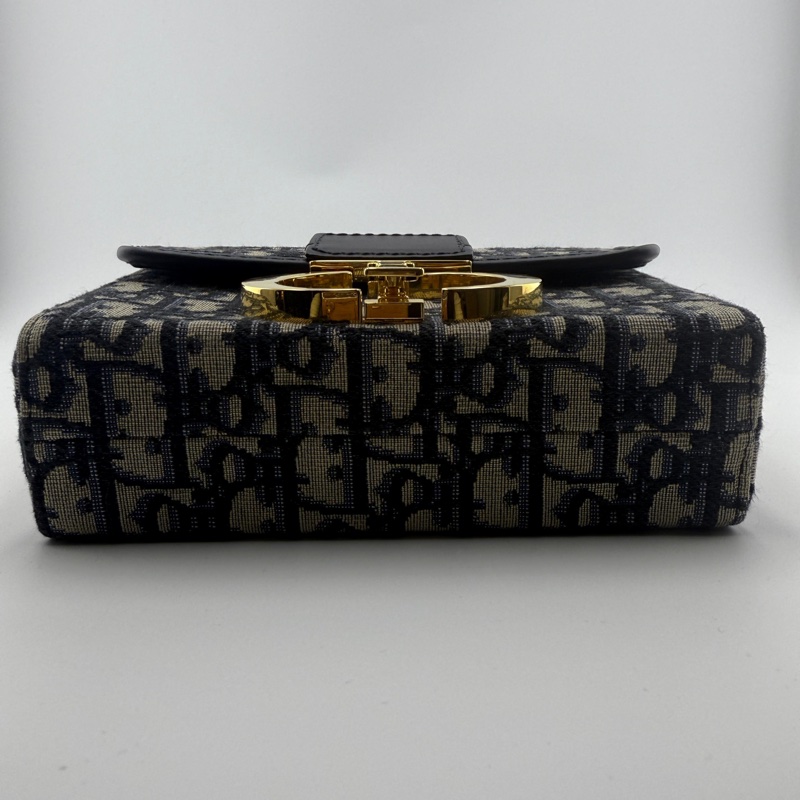 迪奧老花刺繡金扣蒙田單肩斜挎盒子包-13