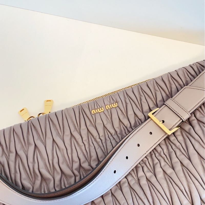 【97新🆕】MiuMiu  灰金皺摺全皮機場包 單肩包-7
