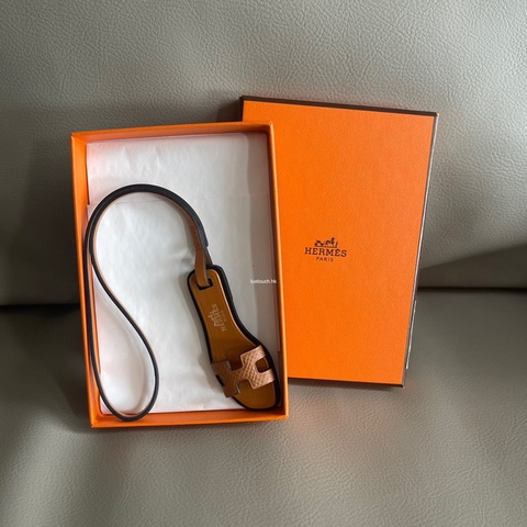 全新 清貨🧡 Hermes Nano Oran Bag Charm Gold 金棕 拖鞋仔 掛件🐴