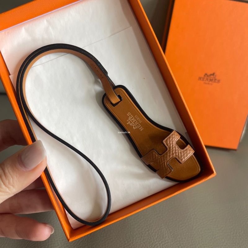 全新 清貨🧡 Hermes Nano Oran Bag Charm Gold 金棕 拖鞋仔 掛件🐴-1