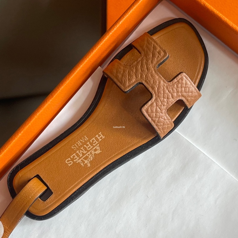 全新 清貨🧡 Hermes Nano Oran Bag Charm Gold 金棕 拖鞋仔 掛件🐴-3