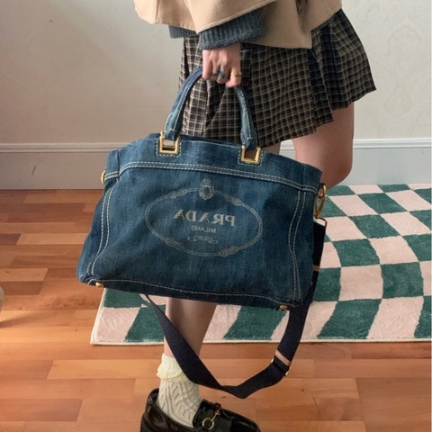 ✨Prada 牛仔丹寧 手提沙灘包 2way 包型很好 內外乾淨💙