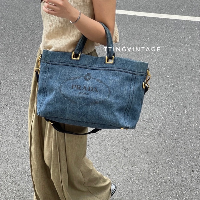 ✨Prada 牛仔丹寧 手提沙灘包 2way 包型很好 內外乾淨💙-2