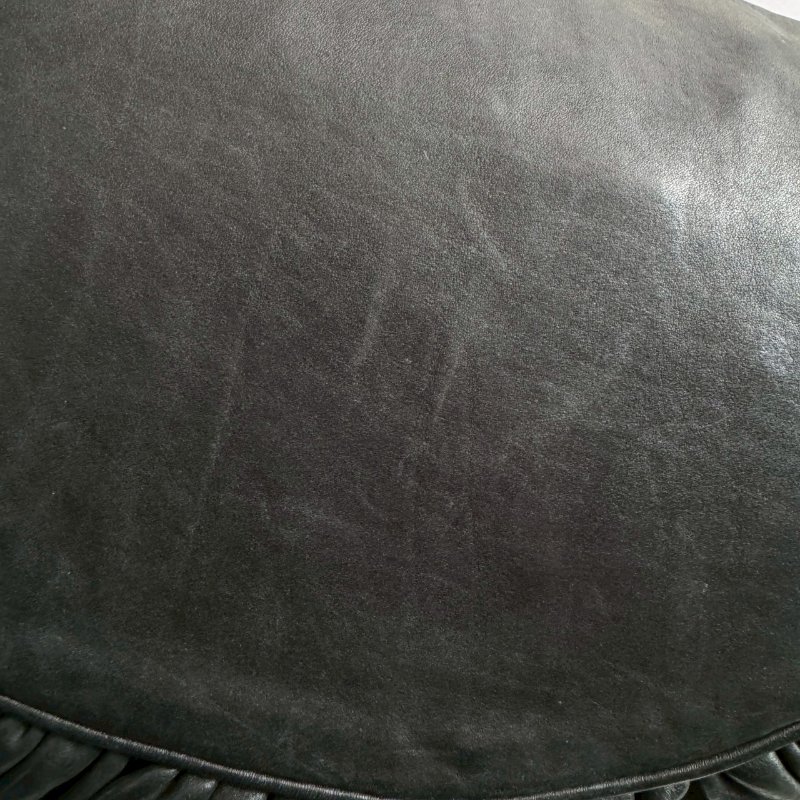 DIOR 黑色全真皮金屬吊飾抓褶肩背包-15