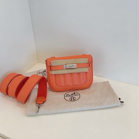 【閒置帶膜🆕】Hermes Berline mini奶油粉橘🍊Kelly銀扣小方胖子/柏林包 雙面寬肩帶郵差包 T刻 Ec皮 斜挎包