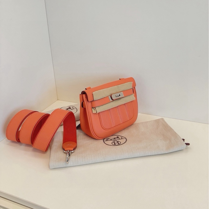 【閒置帶膜🆕】Hermes Berline mini奶油粉橘🍊Kelly銀扣小方胖子/柏林包 雙面寬肩帶郵差包 T刻 Ec皮 斜挎包-5