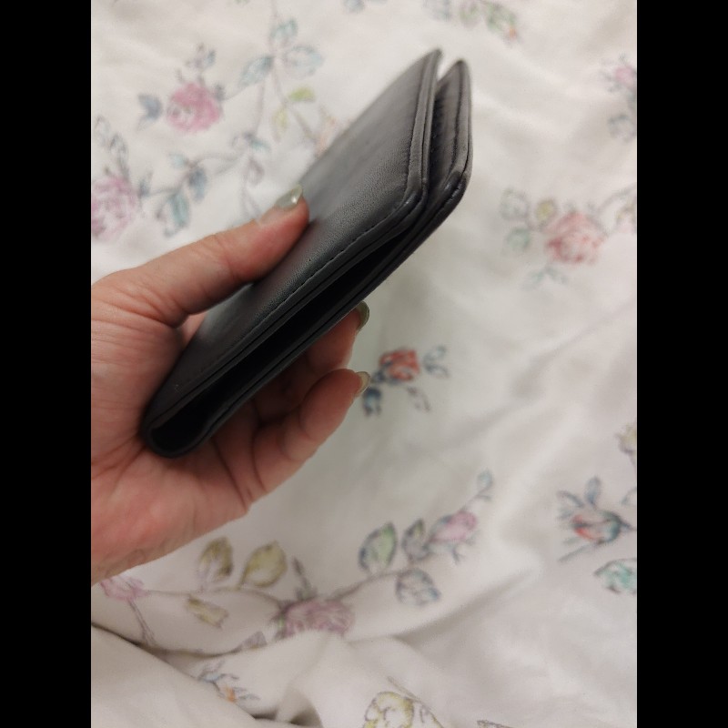 CHANEL 黑浮雕羊皮對開長夾(二手)-9