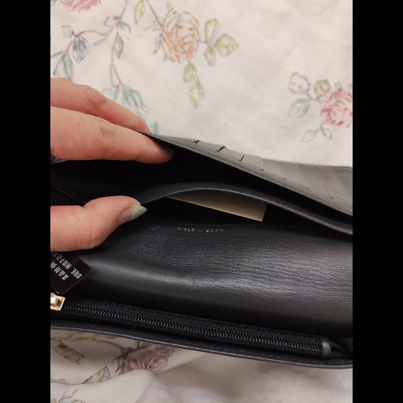 CHANEL 黑浮雕羊皮對開長夾(二手)-12