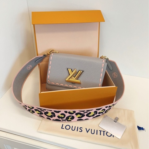 【98新🆕】LV 芯片 Twist MM 灰色水波紋拼粉色外縫線 粉色豹紋寬肩帶 金扣斜挎包