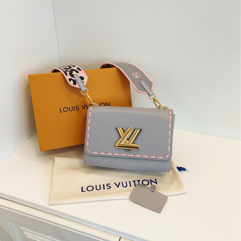 【98新🆕】LV 芯片 Twist MM 灰色水波紋拼粉色外縫線 粉色豹紋寬肩帶 金扣斜挎包-4