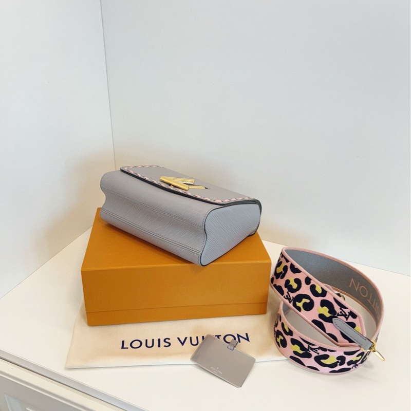 【98新🆕】LV 芯片 Twist MM 灰色水波紋拼粉色外縫線 粉色豹紋寬肩帶 金扣斜挎包-6