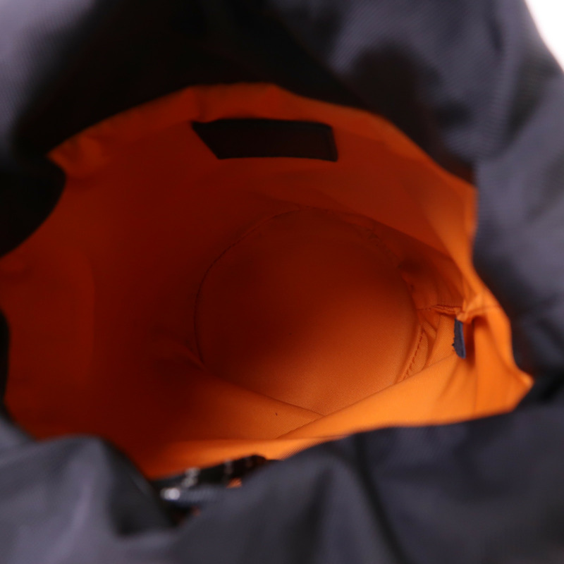 LOUIS VUITTON Monogram Shadow Chalk Nano肩背袋-4