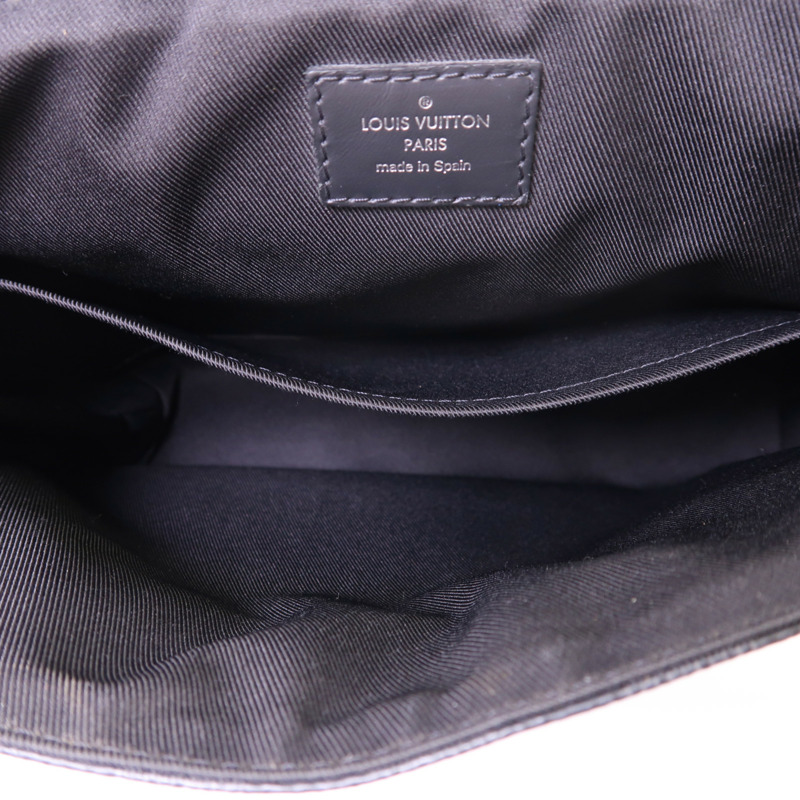 LOUIS VUITTON Damier Graphite Distrist PM銀扣肩背袋-4