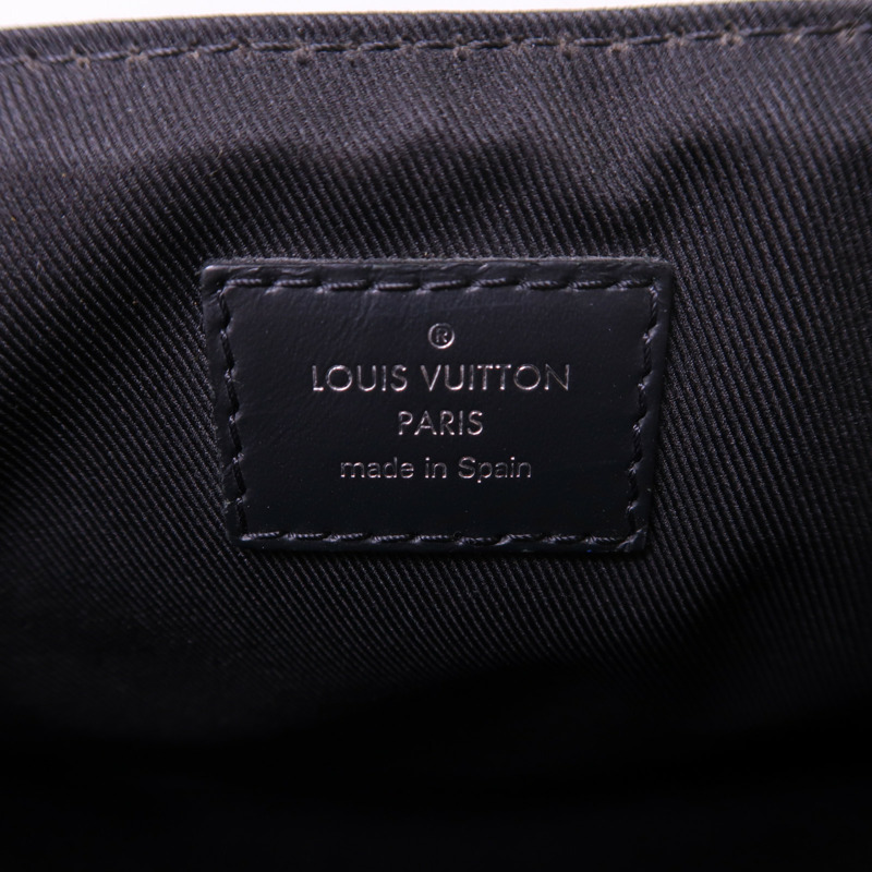 LOUIS VUITTON Damier Graphite Distrist PM銀扣肩背袋-5