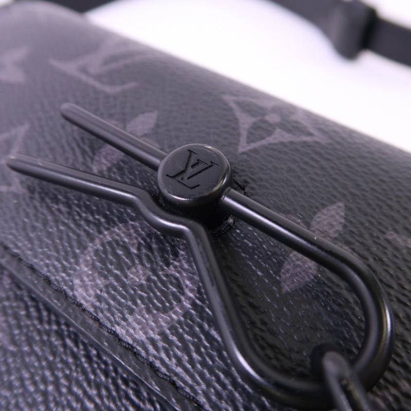 LOUIS VUITTON Monogram Eclipse Steamer Wearable Wallet肩背袋-12